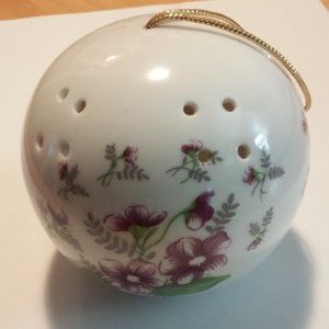 Ceramic Potpourri Ball Hang or Counter Slight Scent Used 3" Tall 3" Wide